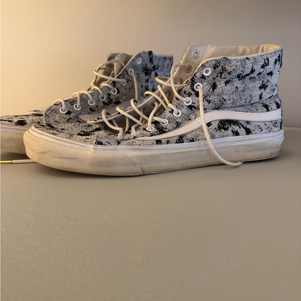 Vans White Canvas High-Top Sneakers with Black Insole - Picture 2 of 4